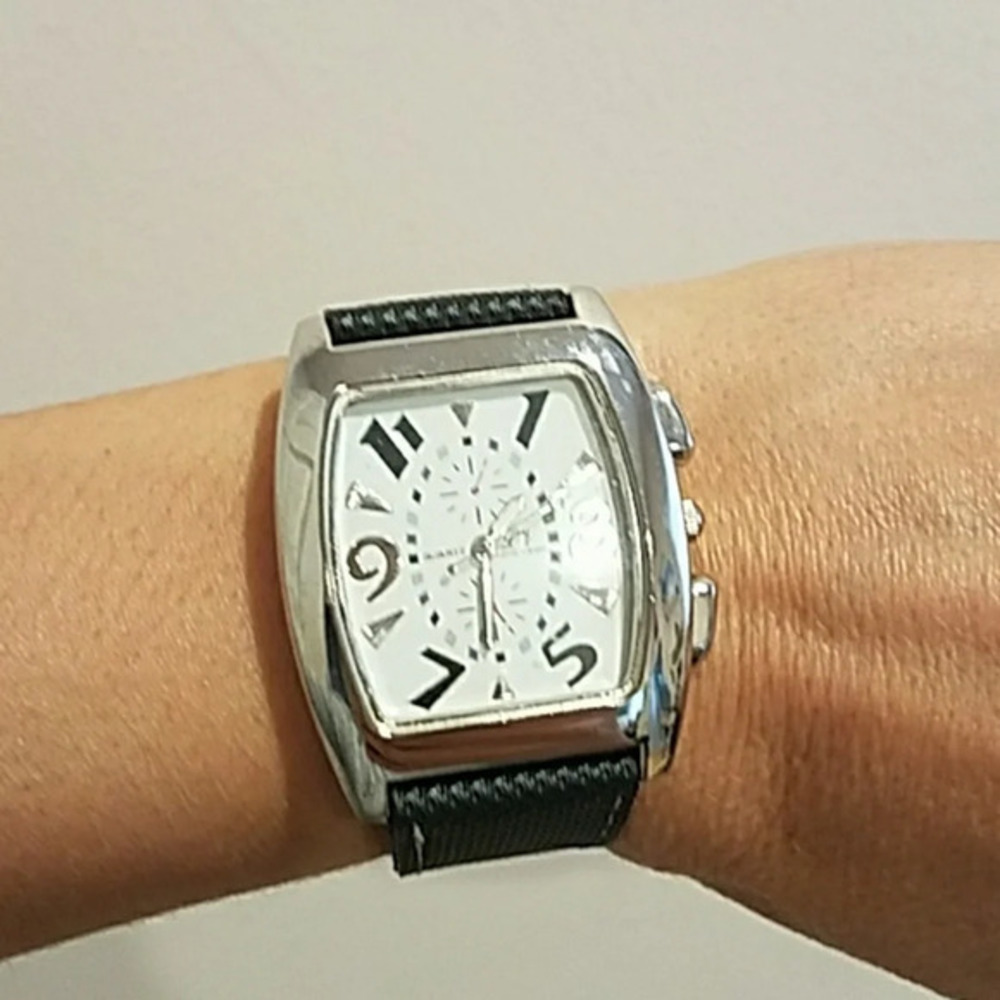 QUARTZ Long Vision Black Watch!.